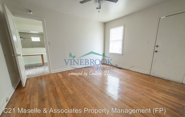 Building Photo - 3 br, 1 bath House - 2742 Pinebrook Dr