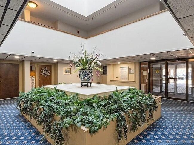 Foto del edificio - 2 Ledgewood Way