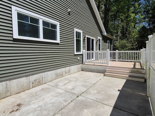 Building Photo - 123 Ashford Rd
