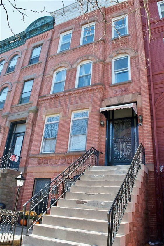 Primary Photo - 37 Madison Ave