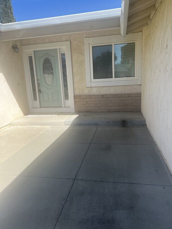 Foto del edificio - 2123 Apricot Ct