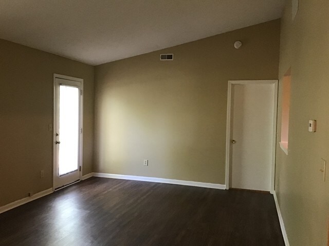 Foto del edificio - 19 Pond Ln