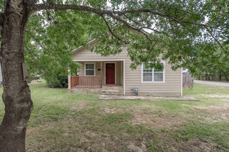 Building Photo - 112 Sulphur Springs Rd