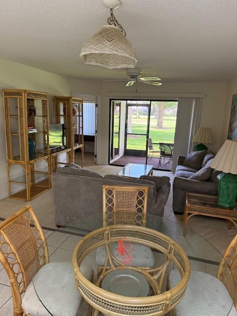 Building Photo - 1003 Country Club Dr