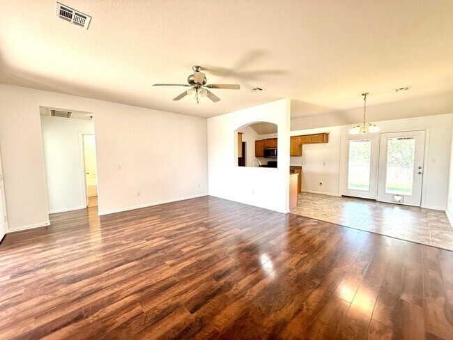 Foto del edificio - 4601 Rock Creek Rd