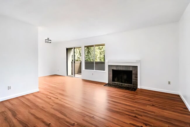 Foto del edificio - 3701 Colonial Dr