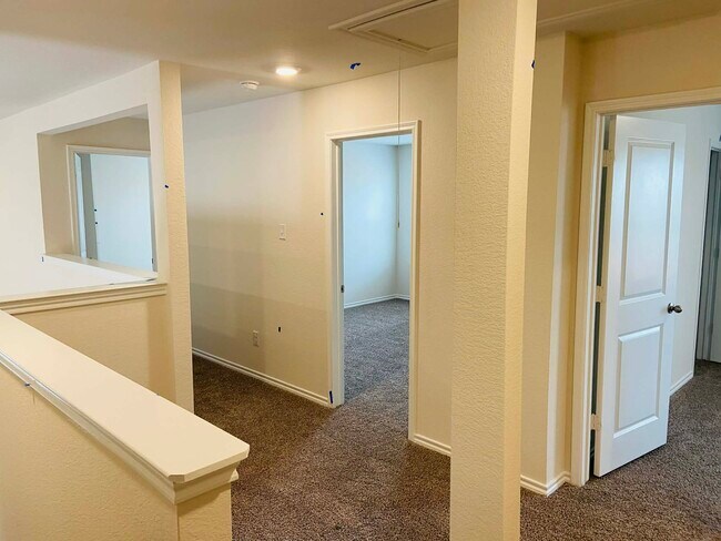 Pasillo de arriba - 305 Ginger Ave