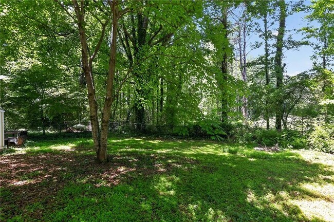 Building Photo - 1480 Edinburgh Dr