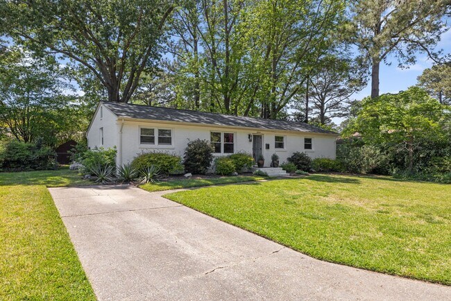 Building Photo - Kings Grant - Single Family Home in Little...