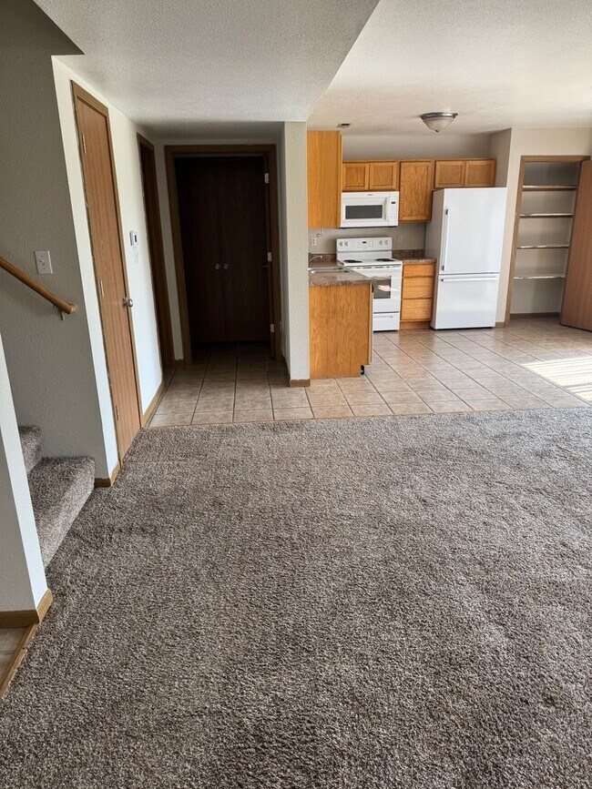 Foto del edificio - 5009-5011-5011 Alpine Ridge Dr