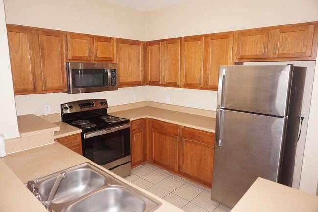 Foto del edificio - Villa Valencia Spacious 2 Bed 2 Bath Near Valencia Community College and 408