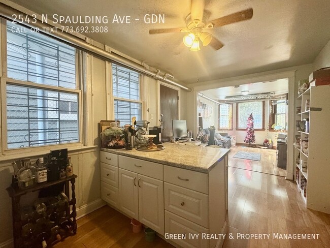 Building Photo - Charming 2 Bed/1 Bath Garden Apartment in ...