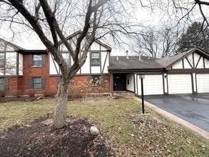 Building Photo - 1221 Sandhurst Ct