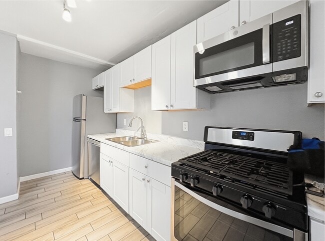 Building Photo - 513 E Hatcher Rd