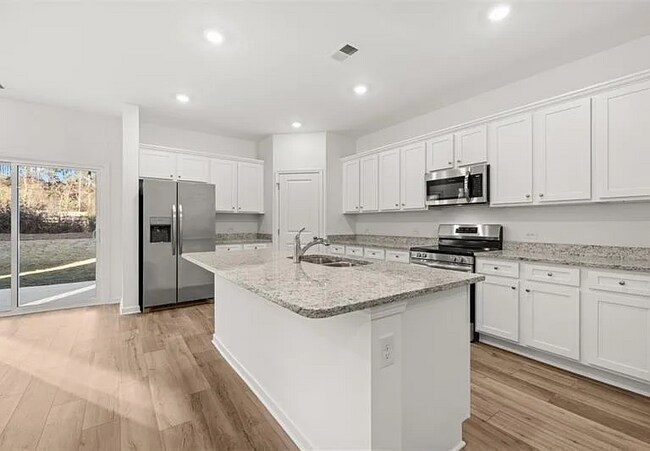 Building Photo - 942 Evergreen Rd