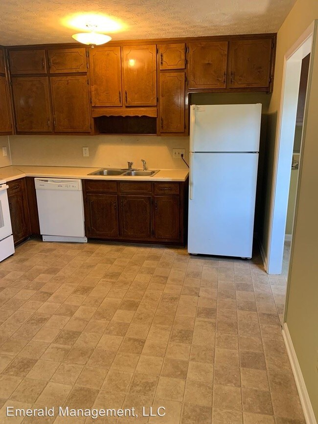 Foto del edificio - 406-408 Charleston Ln