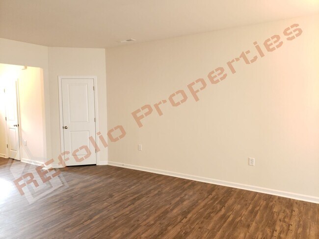 Foto del edificio - Lovely 3 Bedroom and 2.5 Bath Townhouse En...