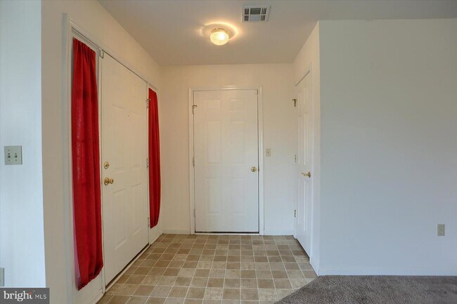 Building Photo - 101 Cardinal Ln