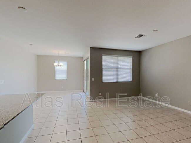 Foto del edificio - 40481 W Jenna Ln