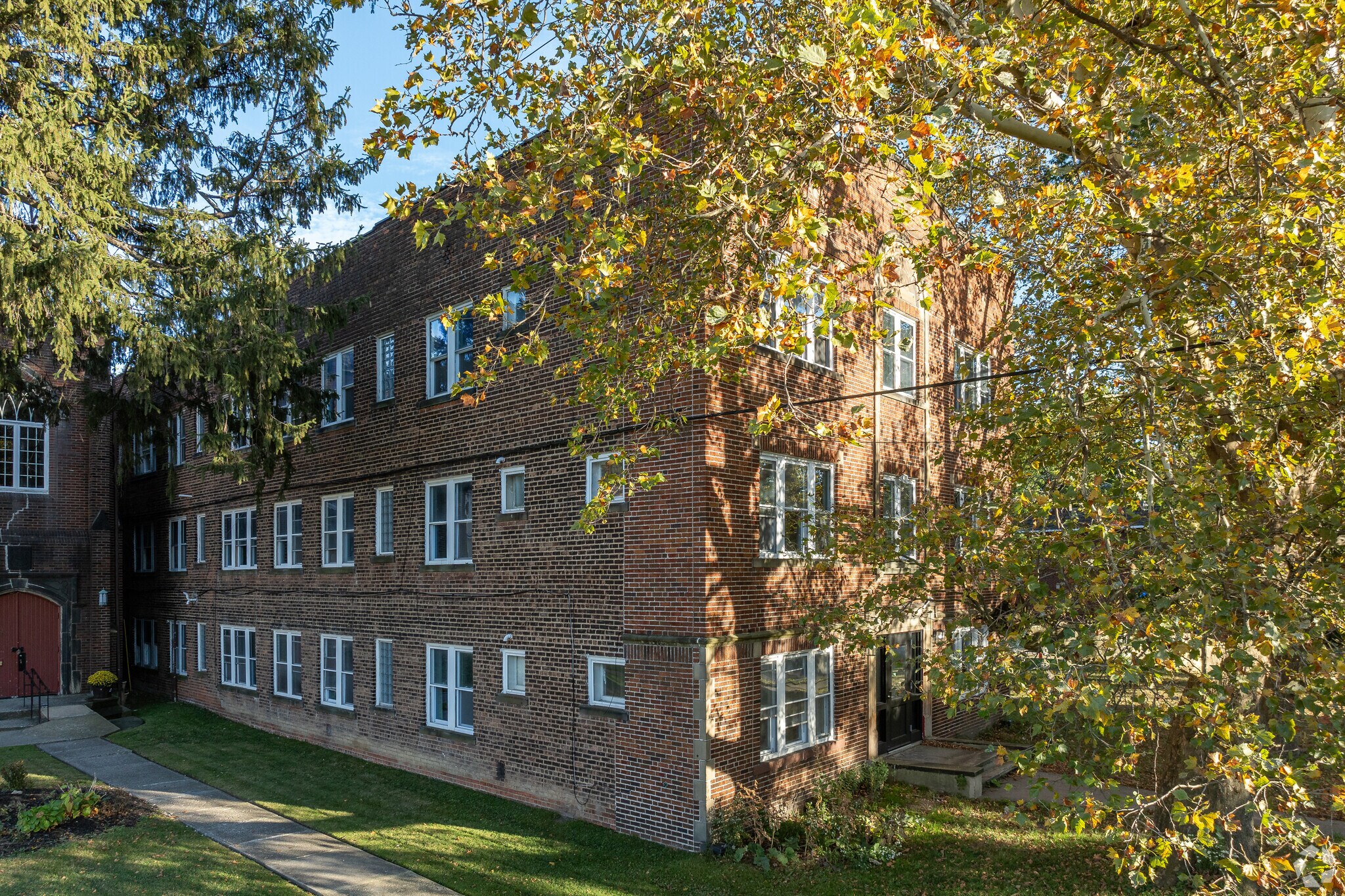 3635 Bosworth Rd Cleveland, OH 44111 – photo 5