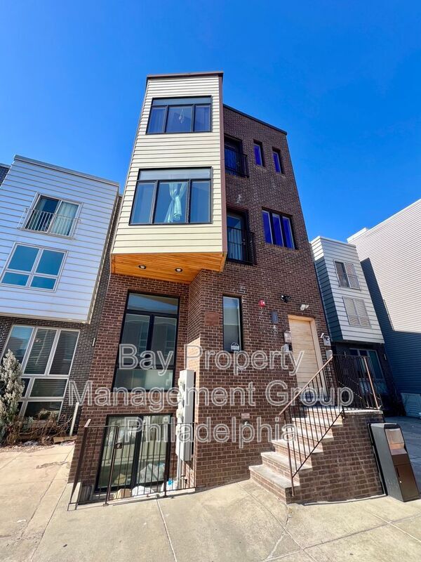 Building Photo - 932 N Marshall St