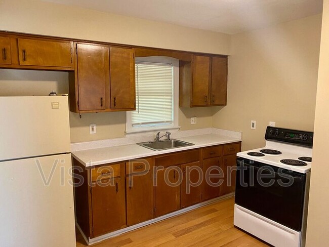 Building Photo - 4802 Ranchland Dr