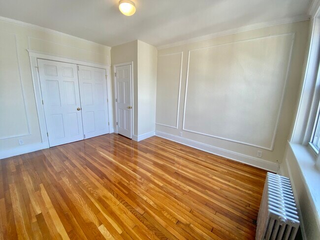 Building Photo - 8 Vinal St