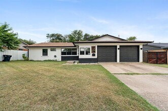 Building Photo - 1512 Cloverdale Dr