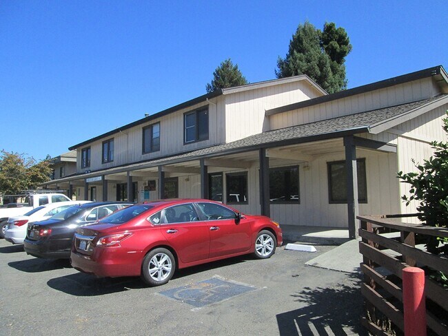 Foto del edificio - 4525 Montgomery Dr