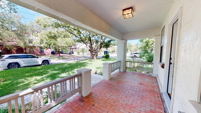 Foto del edificio - 1108 Landon Ave