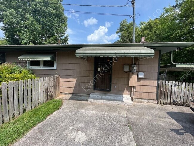 Building Photo - 4700 Tomahawk Trail