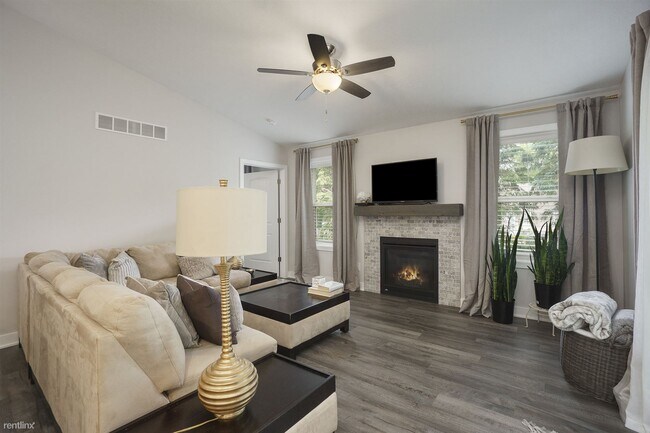 Building Photo - 2 br, 2 bath Condo - 2056 Hailey Ct