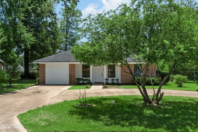 Building Photo - Check Out this 3 bed 2 bath in North Shrev...