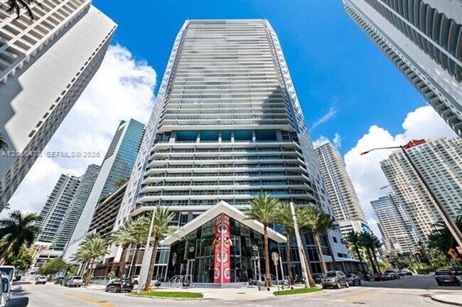 Foto del edificio - 1300 Brickell Bay Dr