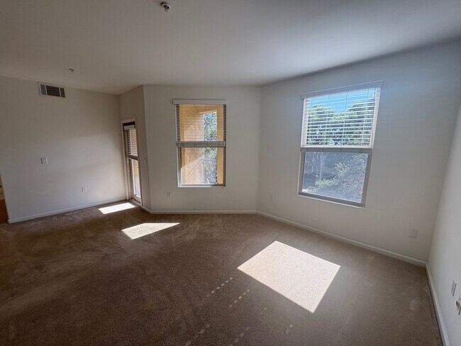 Sala de estar - 128 N Oak Knoll Ave