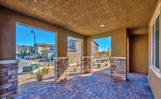 Building Photo - 2887 Starling Summit St