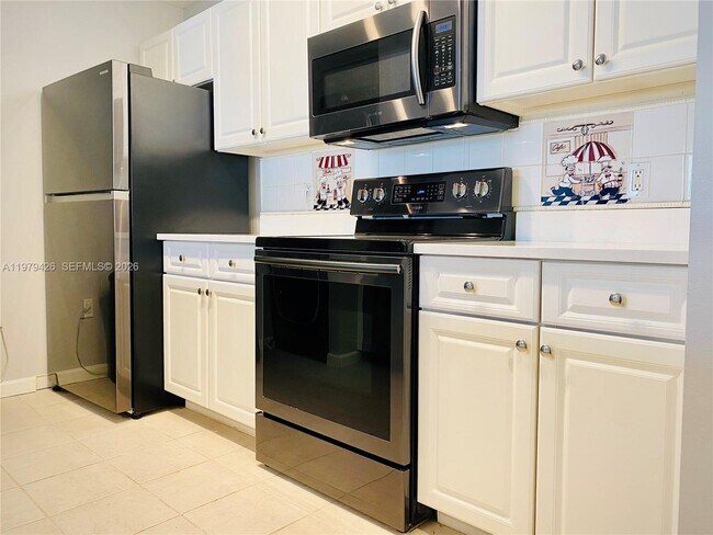 Foto del edificio - 1200 Town Center Dr