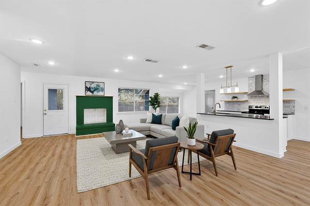 Building Photo - 400 Casa Bello Ct