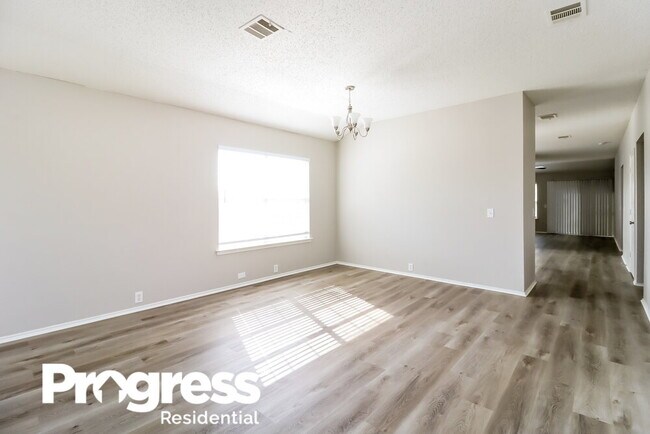 Building Photo - 6760 Ambercrest Dr