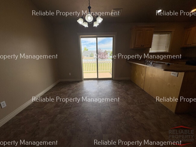 Building Photo - 1060 Stevens Dr