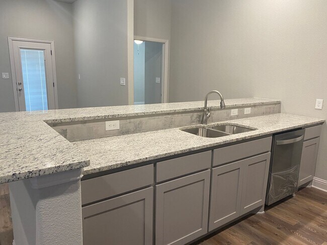 Foto del edificio - 3/2/2 New Construction Near Sherman High School!