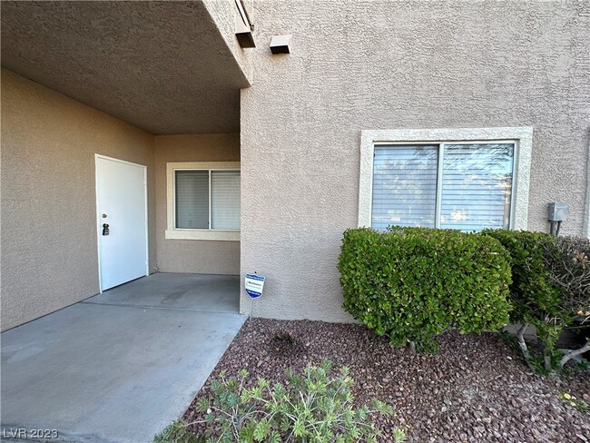 Building Photo - 2052 Jade Creek St