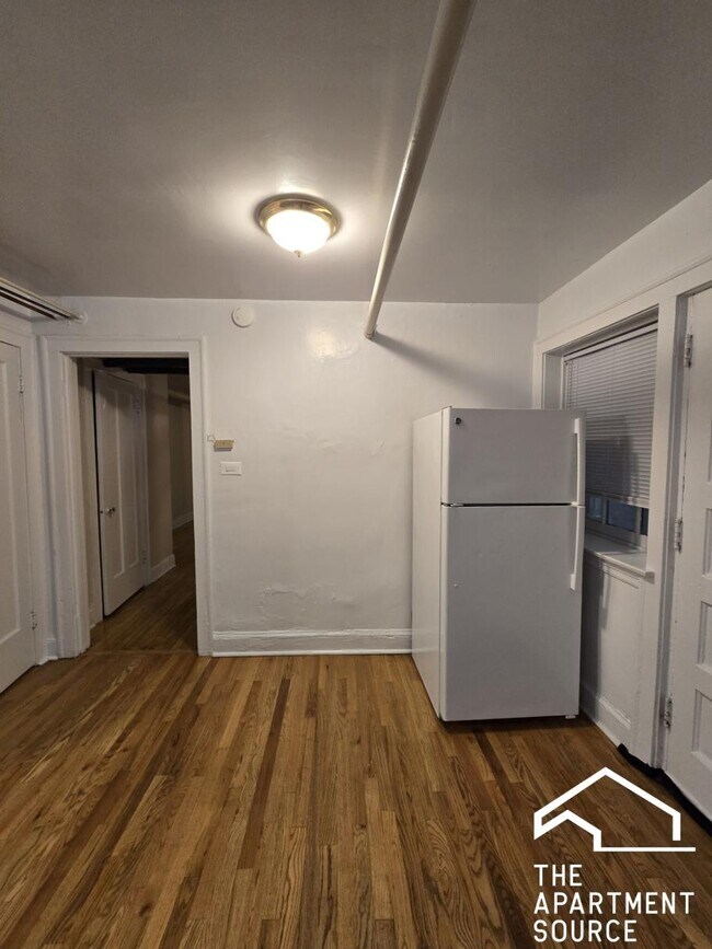 Building Photo - 1454 Oak Ave