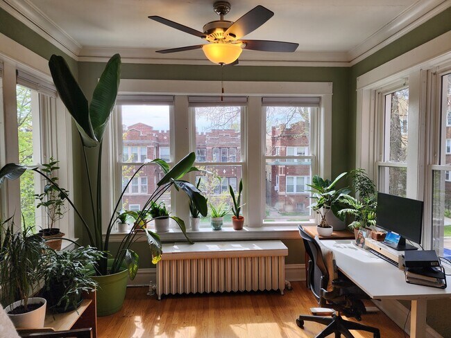 Foto del edificio - 4859 N Talman Ave
