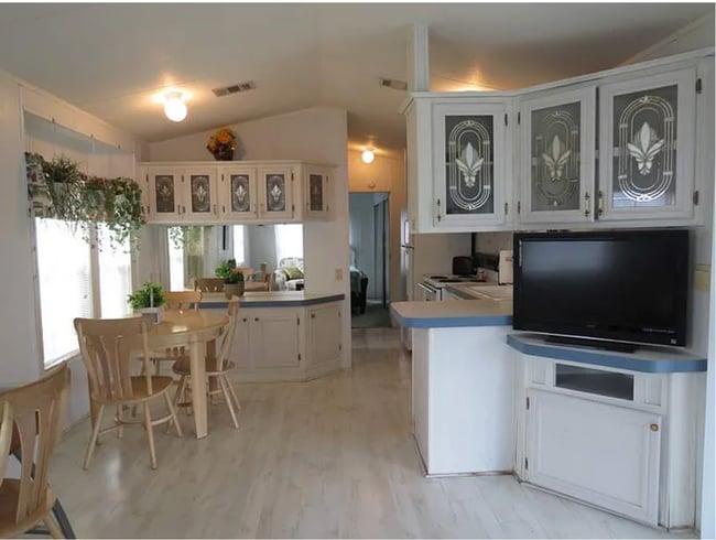 Building Photo - Cozy 1 bedroom in 55+ Resort Style Community