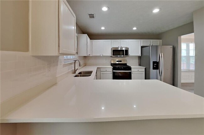 Foto del edificio - 2940 Storybook Ln