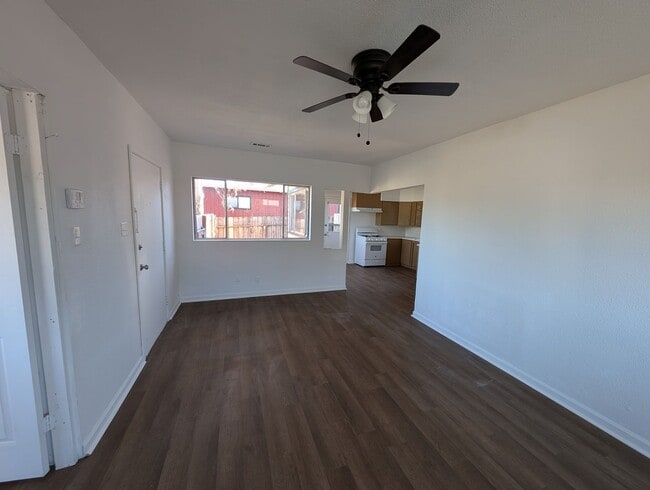 Building Photo - Two Bedroom House Downtown near Shasta High School