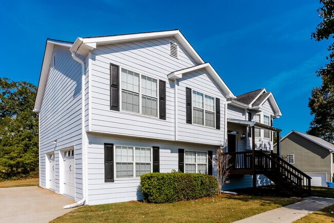 Building Photo - 816 Ruswood Rd