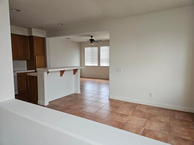 Building Photo - NICE 4 BED/2 BATH HOME IN GATED COMMUNITY