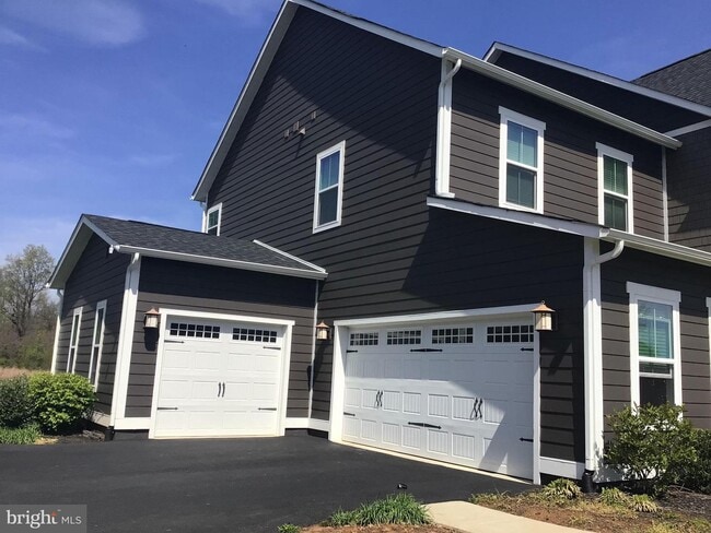 Foto del edificio - 24903 Dahlia Manor Pl